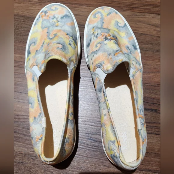 Women's Keds Slip On Shoes, Size 11 - Picture 1 of 7
